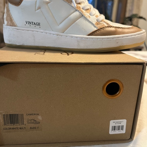 Like new VH shoes - Picture 6 of 7